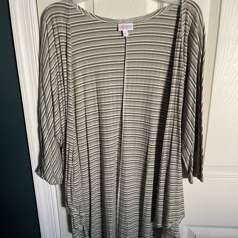 Green striped cardi